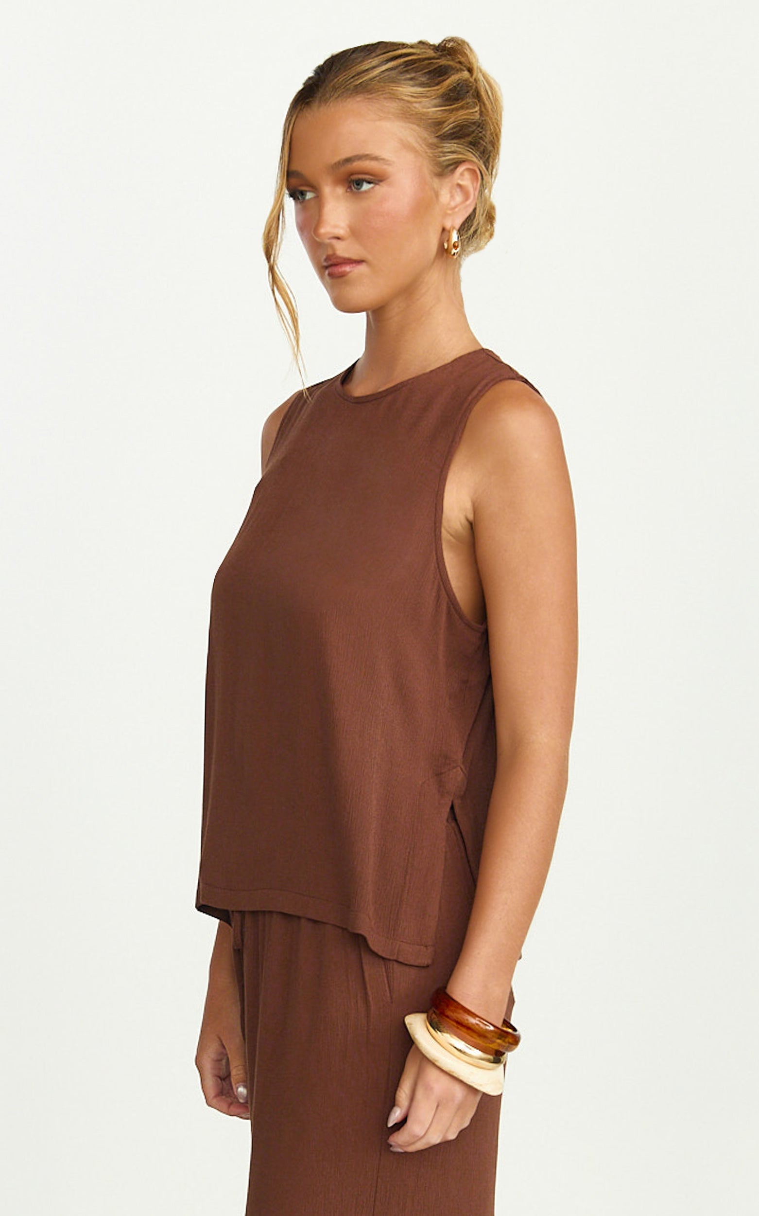 Makenna Top - Crinkle Shell Top in Chocolate